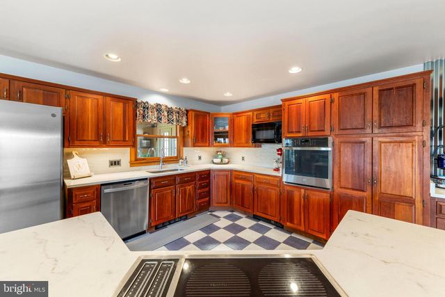1460 PITCOCK LN, Winchester, VA 22602