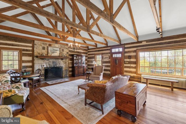 1460 PITCOCK LN, Winchester, VA 22602