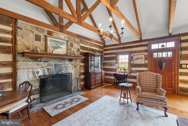 1460 PITCOCK LN, Winchester, VA 22602