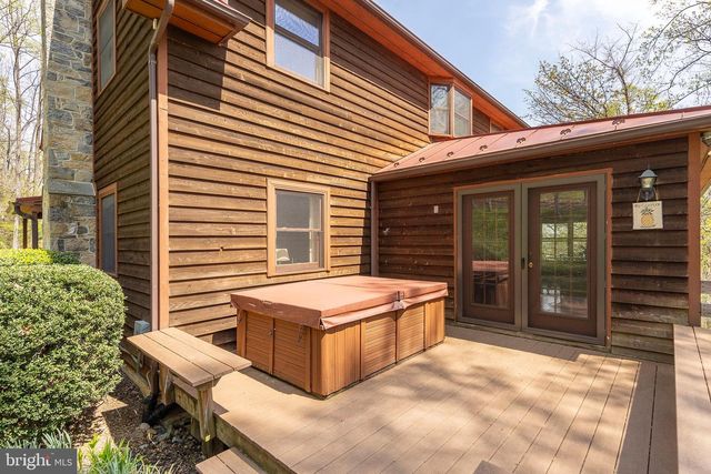 1460 PITCOCK LN, Winchester, VA 22602