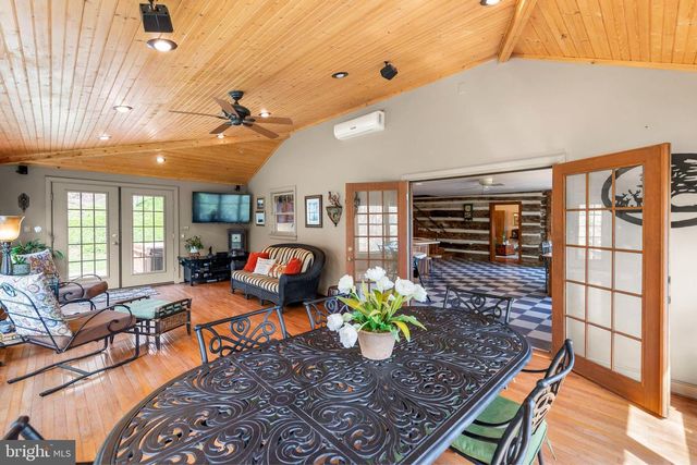 1460 PITCOCK LN, Winchester, VA 22602