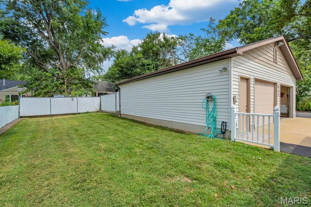 631 Clover Lane, Crestwood, MO 63126