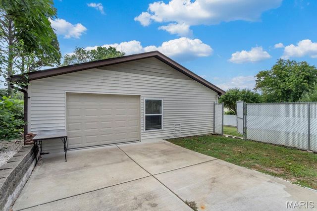 631 Clover Lane, Crestwood, MO 63126