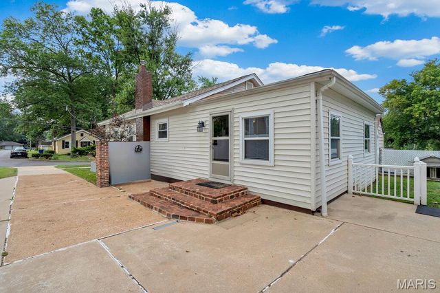 631 Clover Lane, Crestwood, MO 63126