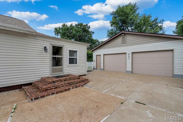 631 Clover Lane, Crestwood, MO 63126