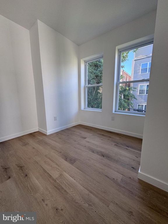 2440 CLIFFORD ST, Philadelphia, PA 19121