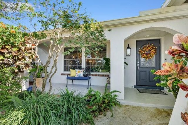 14544 SW 76th St, Miami, FL 33183