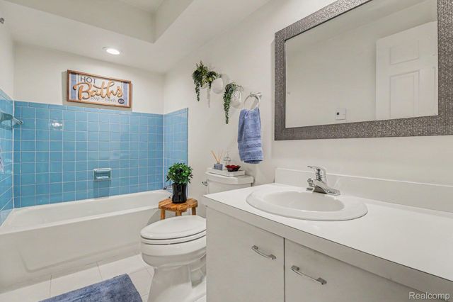9100 Pine Knob Road, Independence Charter Township, MI 48348