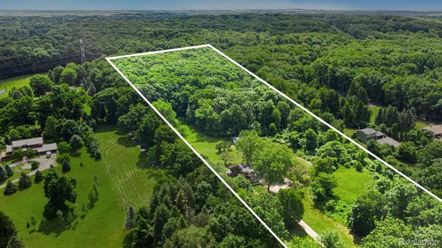 9100 Pine Knob Road, Independence Charter Township, MI 48348