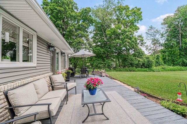 9100 Pine Knob Road, Independence Charter Township, MI 48348