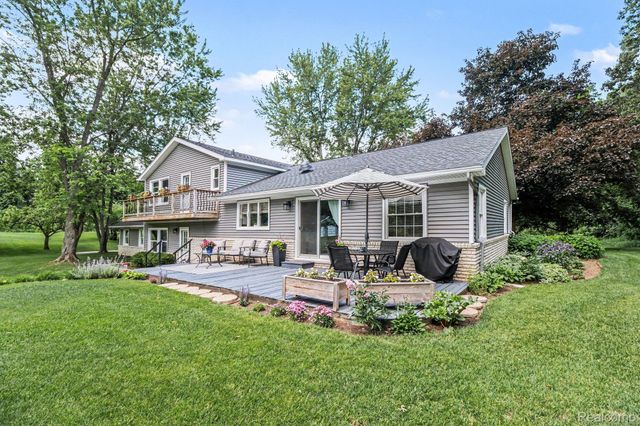 9100 Pine Knob Road, Independence Charter Township, MI 48348