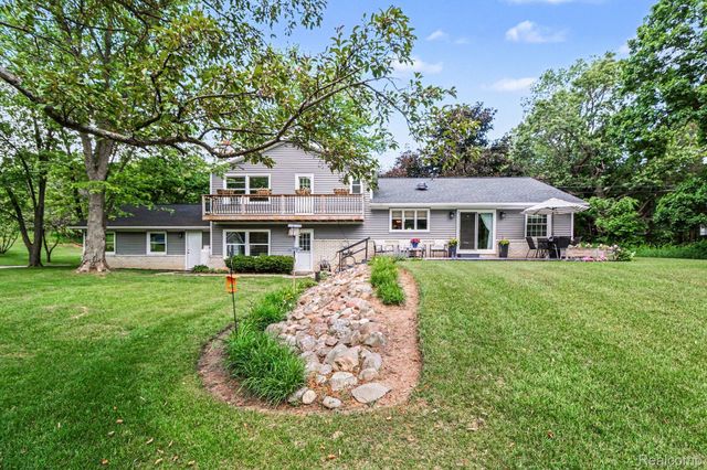 9100 Pine Knob Road, Independence Charter Township, MI 48348