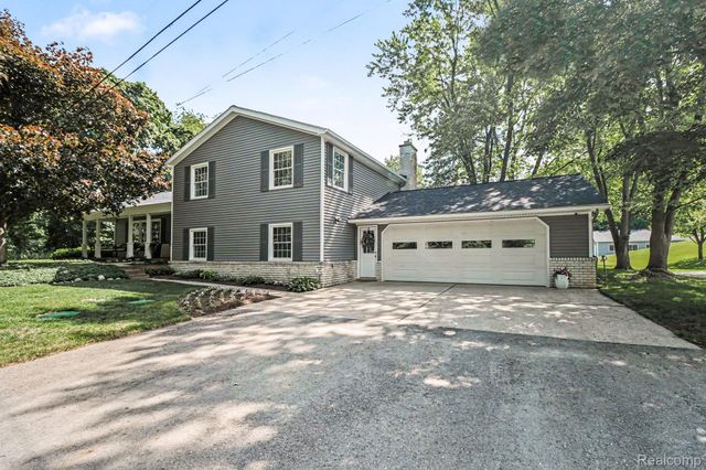 9100 Pine Knob Road, Independence Charter Township, MI 48348