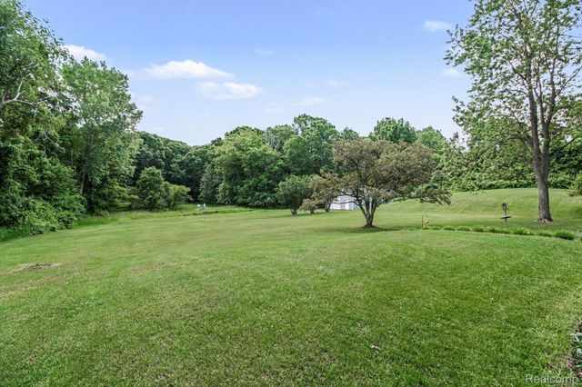 9100 Pine Knob Road, Independence Charter Township, MI 48348