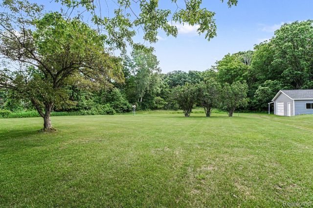 9100 Pine Knob Road, Independence Charter Township, MI 48348