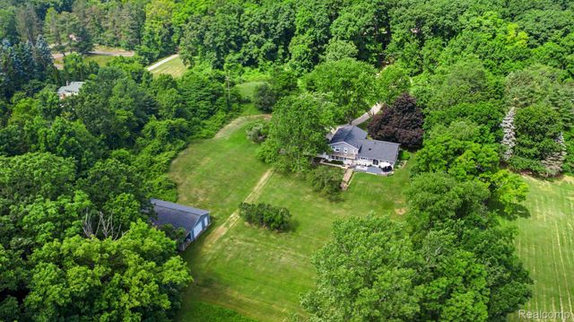9100 Pine Knob Road, Independence Charter Township, MI 48348