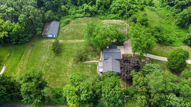 9100 Pine Knob Road, Independence Charter Township, MI 48348