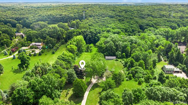 9100 Pine Knob Road, Independence Charter Township, MI 48348