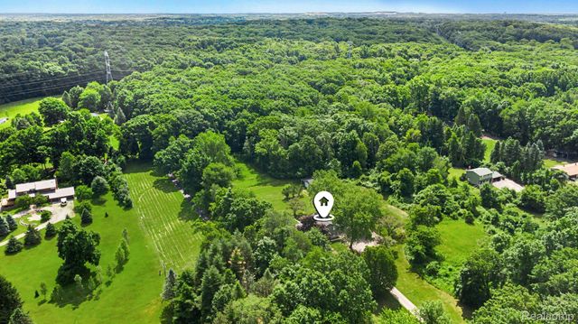 9100 Pine Knob Road, Independence Charter Township, MI 48348
