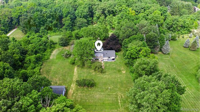 9100 Pine Knob Road, Independence Charter Township, MI 48348