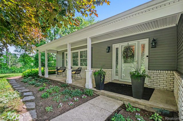 9100 Pine Knob Road, Independence Charter Township, MI 48348