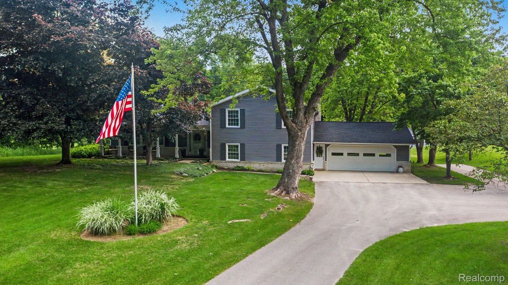 9100 Pine Knob Road, Independence Charter Township, MI 48348