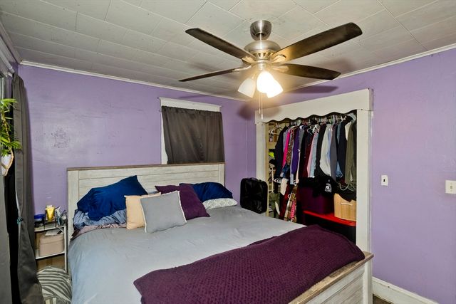 80 Stewart St, Chicopee, MA 01020