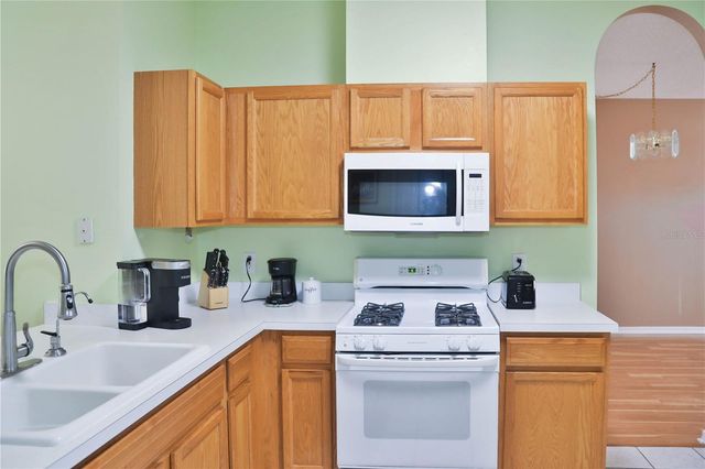 10224 GRANT CREEK DRIVE, Tampa, FL 33647