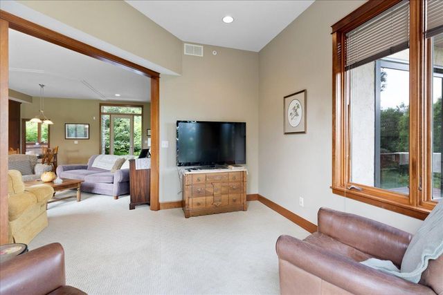 4294 Windwood Way, Minnetonka, MN 55345