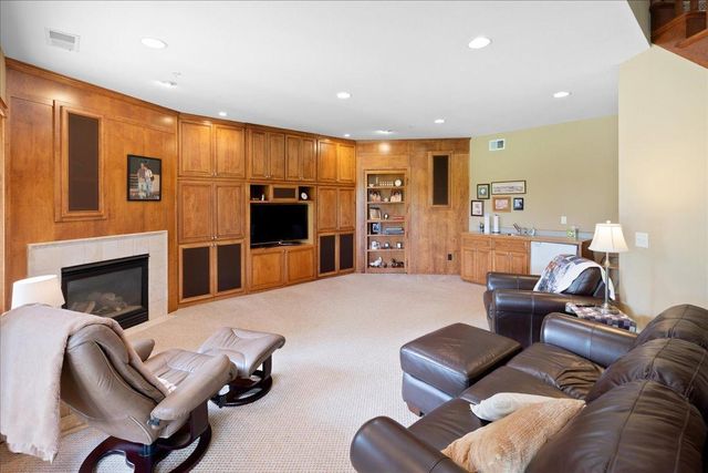 4294 Windwood Way, Minnetonka, MN 55345