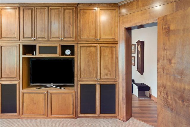 4294 Windwood Way, Minnetonka, MN 55345