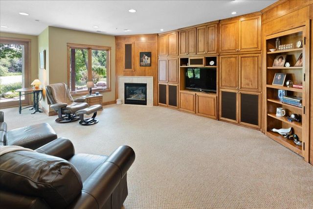 4294 Windwood Way, Minnetonka, MN 55345