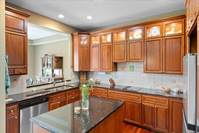 4294 Windwood Way, Minnetonka, MN 55345