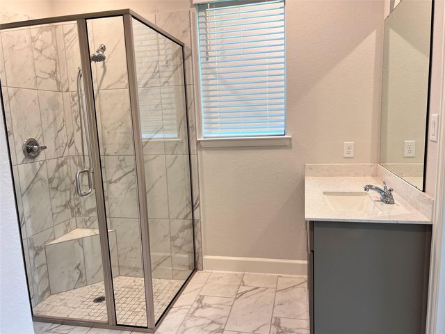 165 Hidden Peak Dr, Montgomery, TX 77316