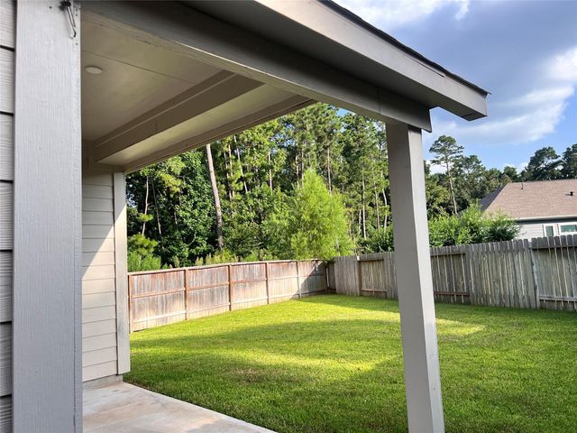 165 Hidden Peak Dr, Montgomery, TX 77316