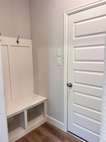 165 Hidden Peak Dr, Montgomery, TX 77316