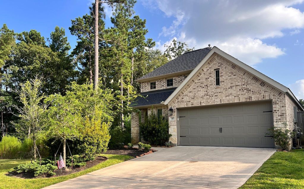 165 Hidden Peak Dr, Montgomery, TX 77316