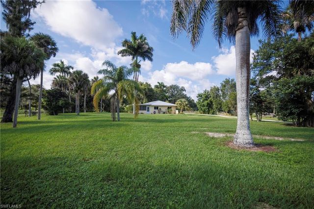 1821 Sunset TRL, Alva, FL 33920