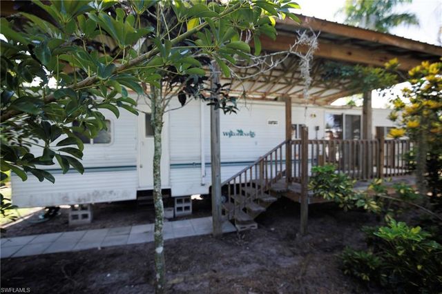 1821 Sunset TRL, Alva, FL 33920