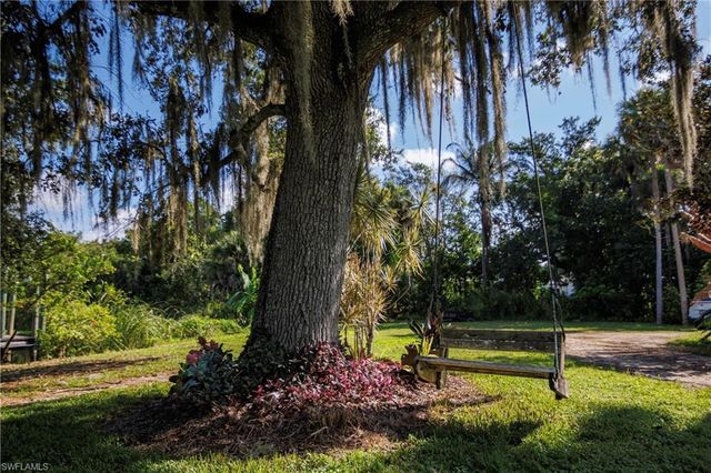 1821 Sunset TRL, Alva, FL 33920