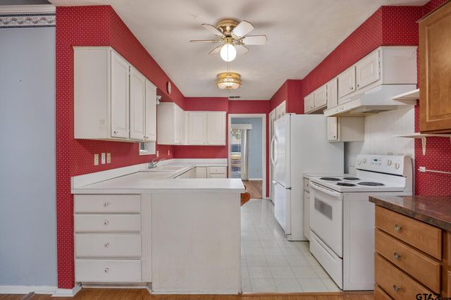 126 Hideaway Lane East, Hideaway, TX 75771