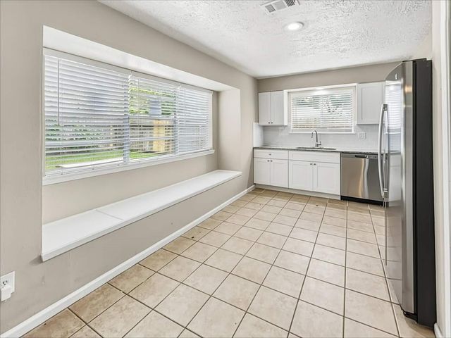 2902 Early Turn Drive, Webster, TX 77598