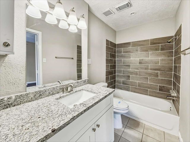 2902 Early Turn Drive, Webster, TX 77598