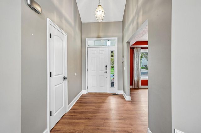 4909 Rusten Rd, Eagan, MN 55122