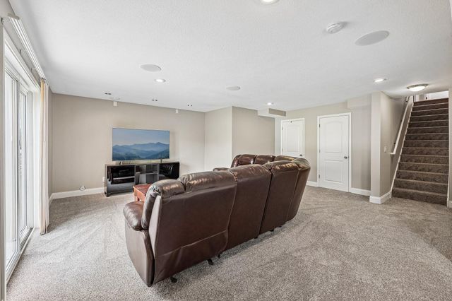 4909 Rusten Rd, Eagan, MN 55122