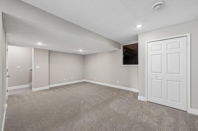 4909 Rusten Rd, Eagan, MN 55122