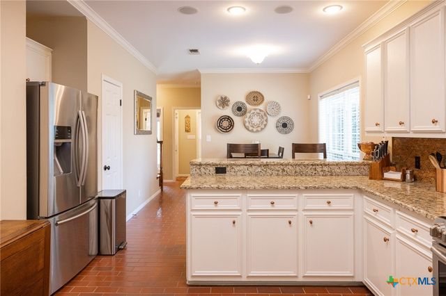 407 Woodway Drive, Victoria, TX 77904