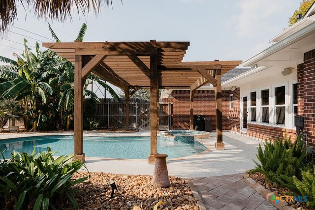 407 Woodway Drive, Victoria, TX 77904