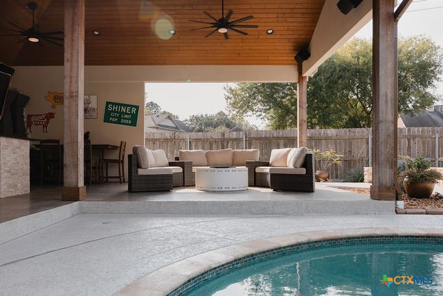 407 Woodway Drive, Victoria, TX 77904