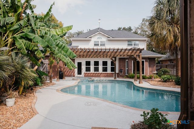 407 Woodway Drive, Victoria, TX 77904